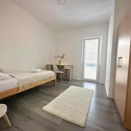 Apartament Niko *